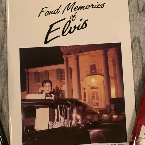 Elvis Book Collection - Picture 3 of 7